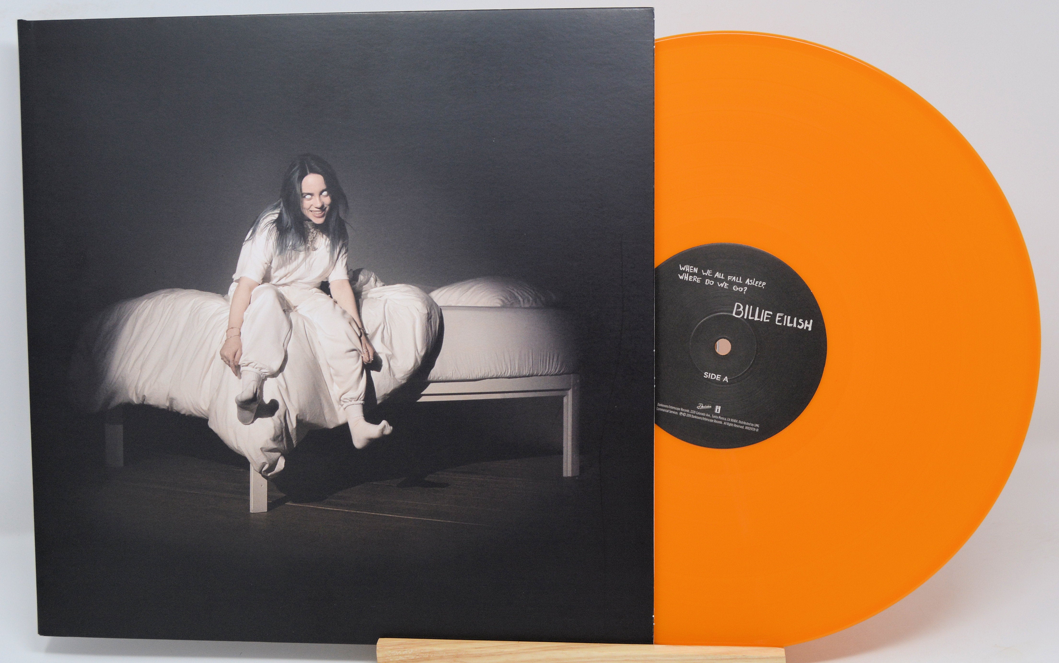 Billie offers Eilish Vinyl Lot